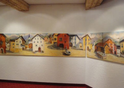 Ce tableau présente un récit de voyage pictural de tous les villages grisons que je visite chaque année. Elaboré comme un collier de perles. Rita Mancesti